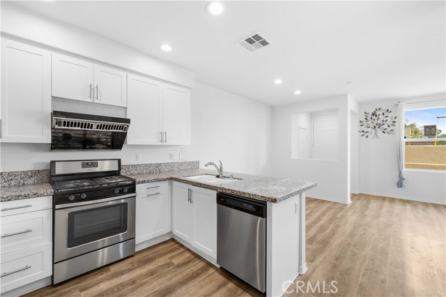 MLS #OC25145946 image #5