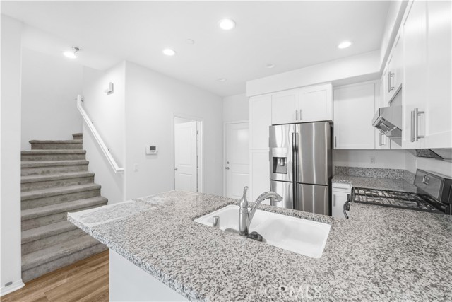 MLS #OC25145946 image #7