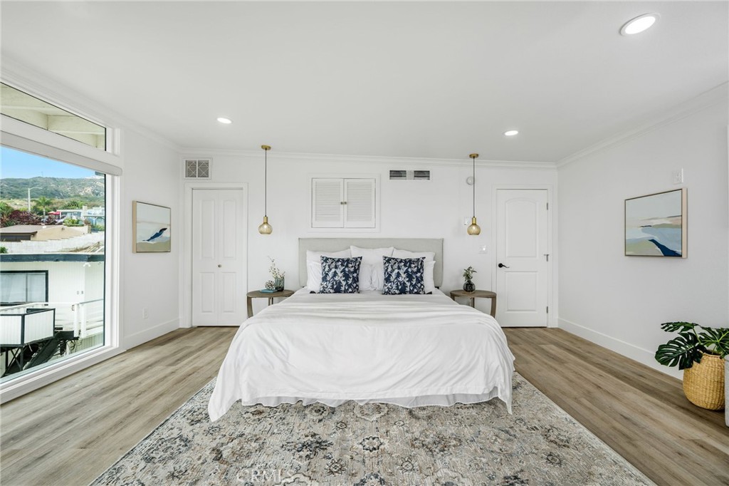 MLS #OC25145984 image #10