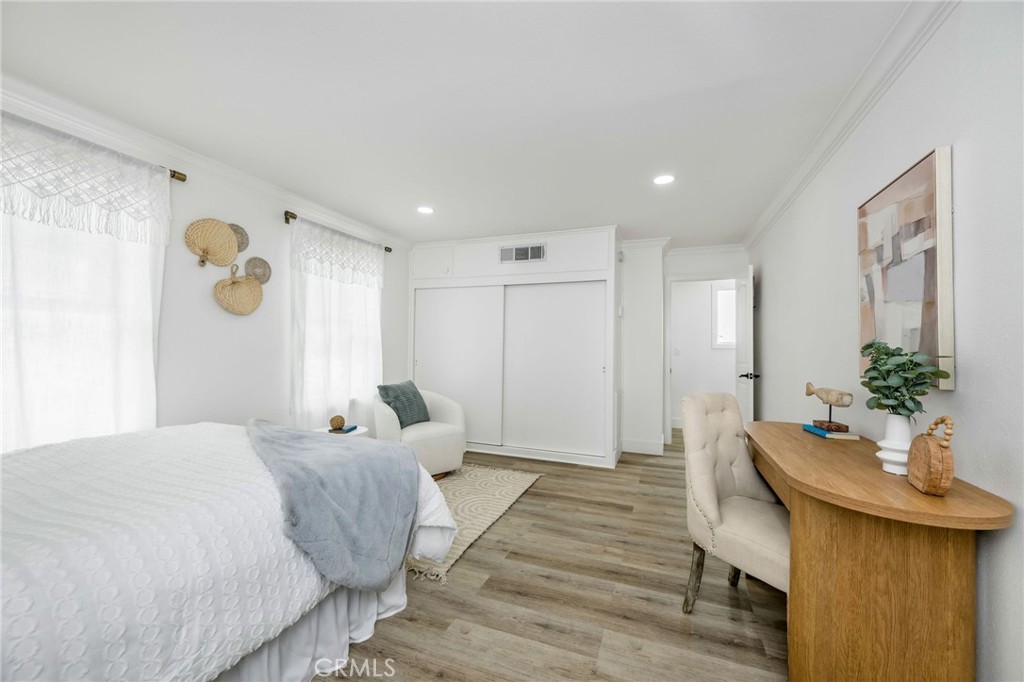 MLS #OC25145984 image #18