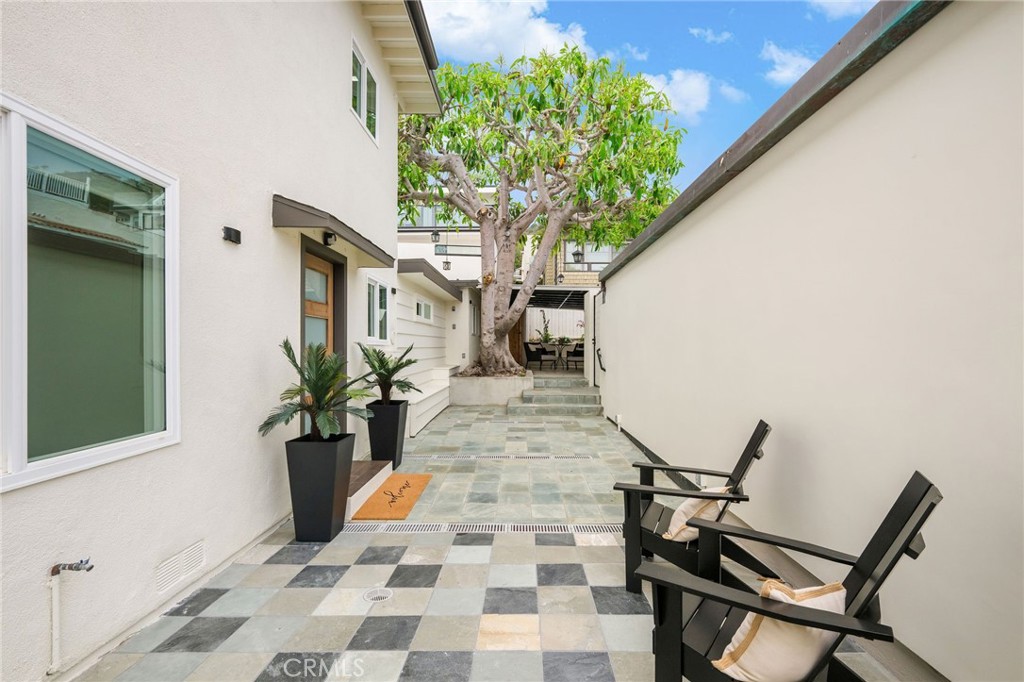 MLS #OC25145984 image #23