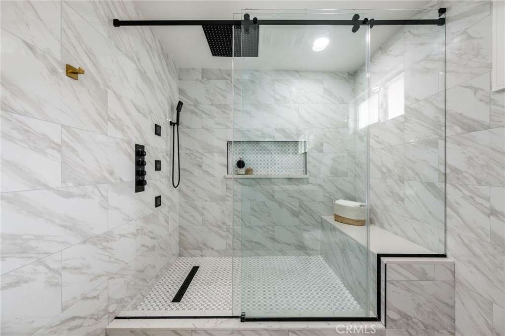 MLS #OC25145984 image #34