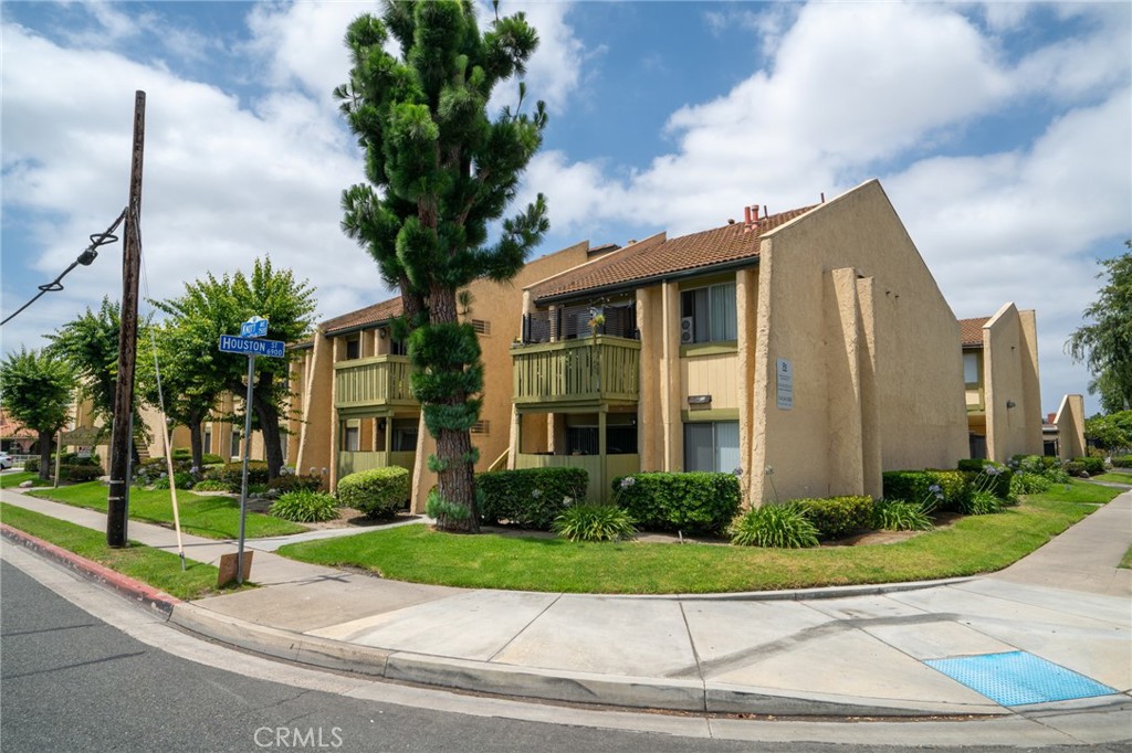 MLS #OC25146098 image #5