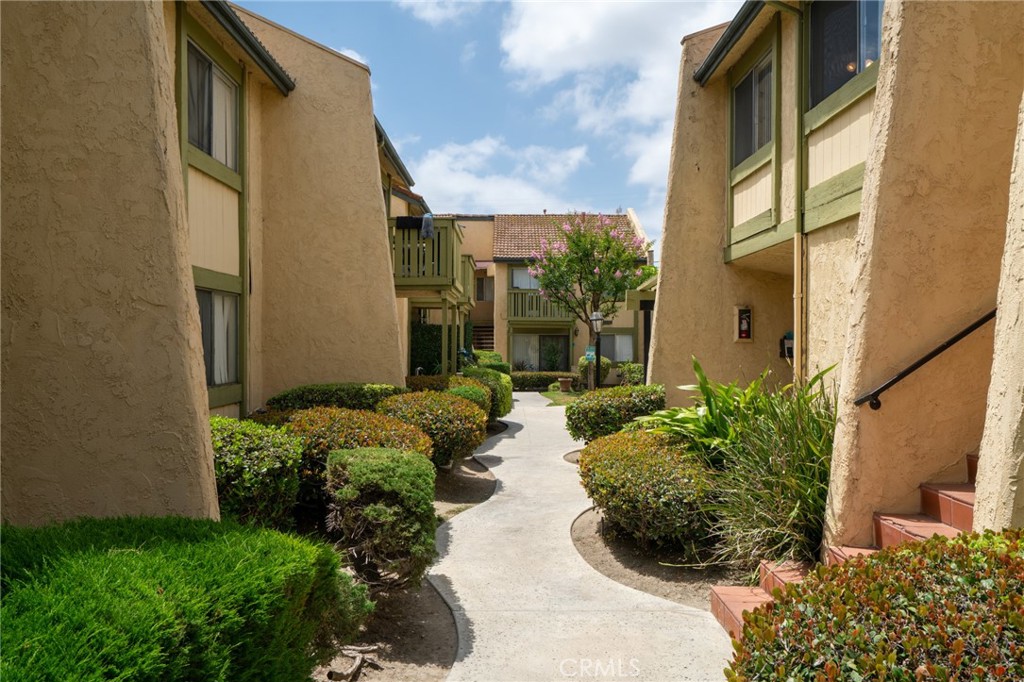 MLS #OC25146098 image #6