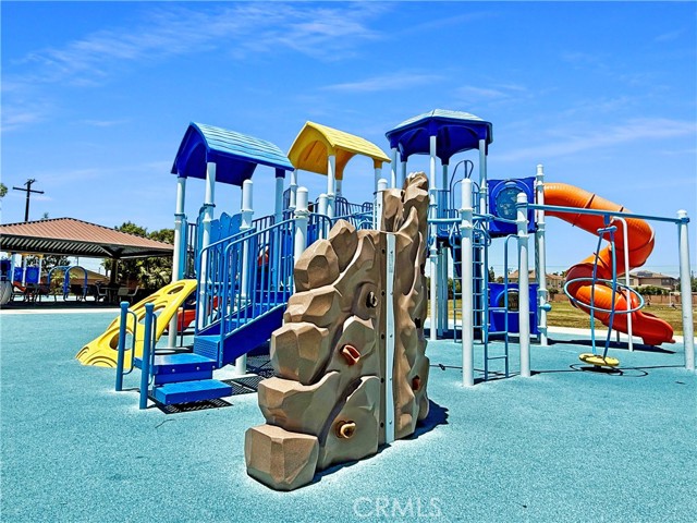 MLS #OC25146172 image #18