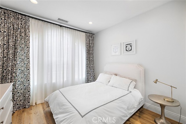 MLS #OC25146782 image #19