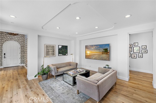 MLS #OC25146782 image #21