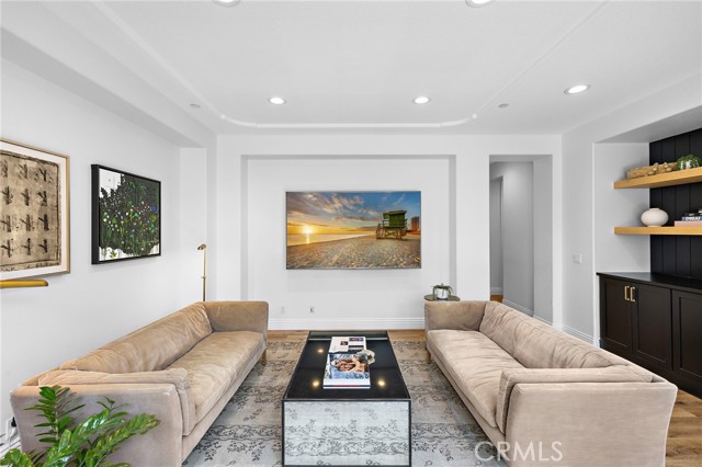 MLS #OC25146782 image #23