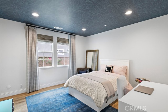 MLS #OC25146782 image #24