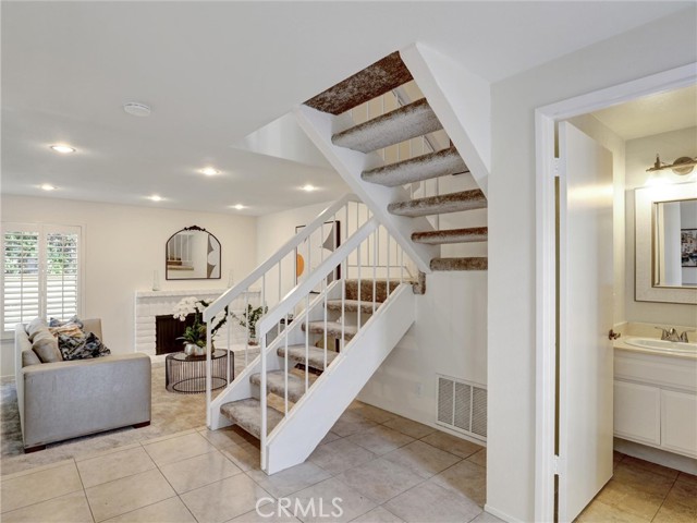MLS #OC25147027 image #17