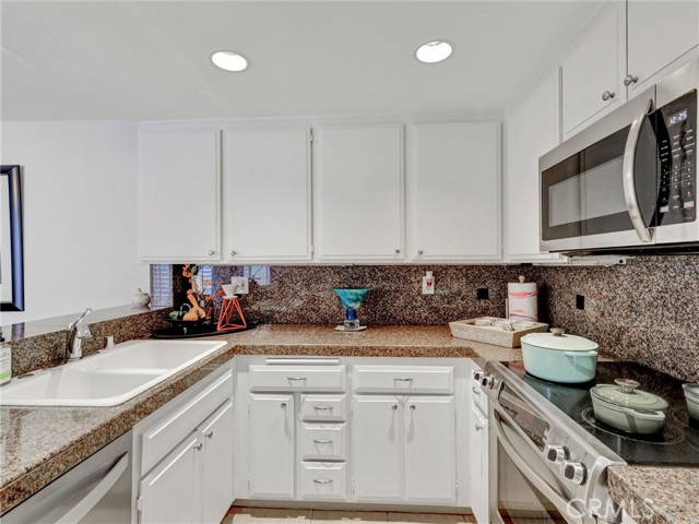 MLS #OC25147027 image #20