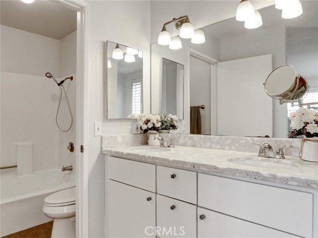 MLS #OC25147027 image #29