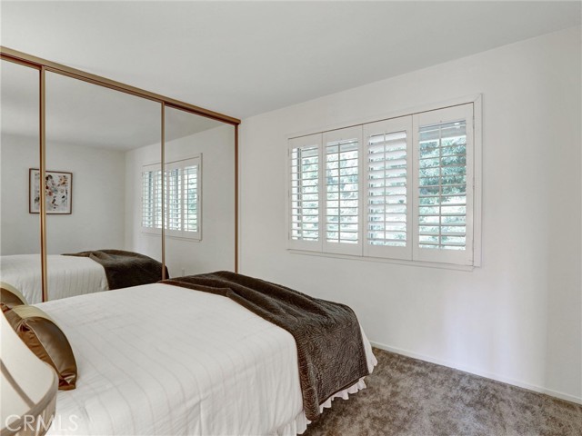 MLS #OC25147027 image #33