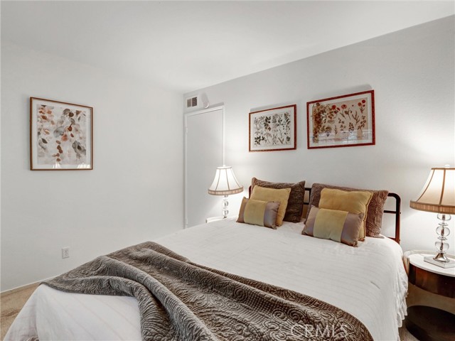 MLS #OC25147027 image #34