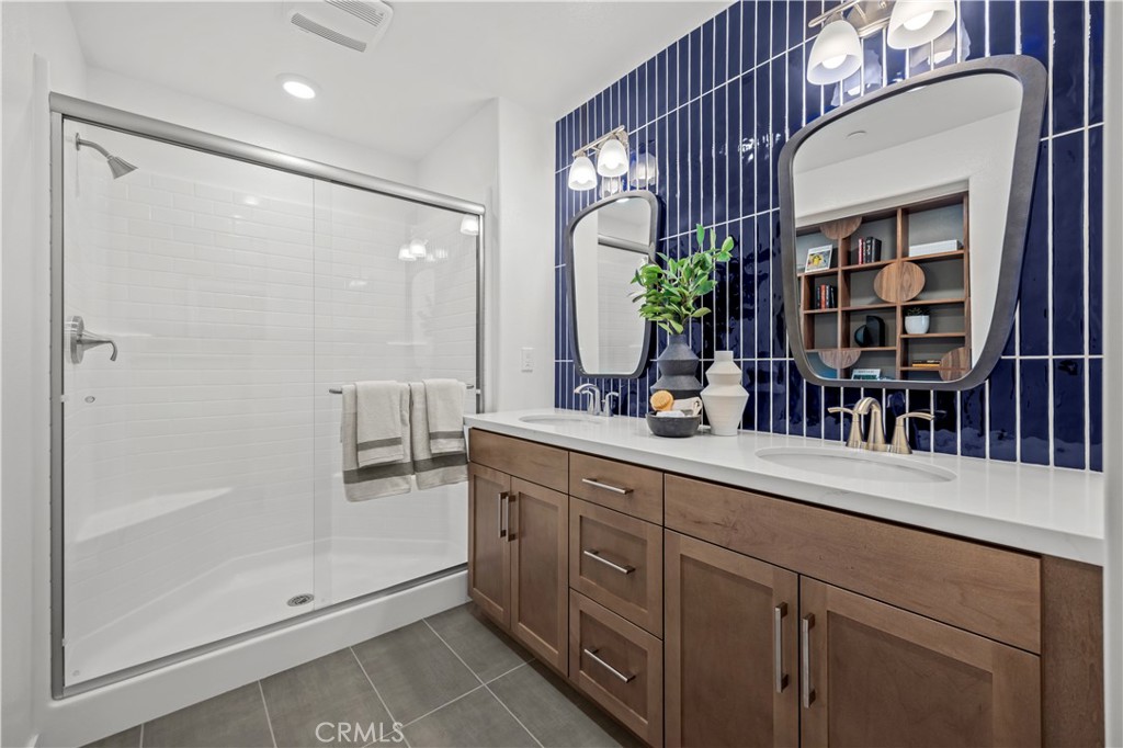 MLS #OC25147581 image #8