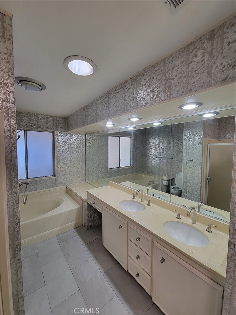 MLS #OC25147639 image #17