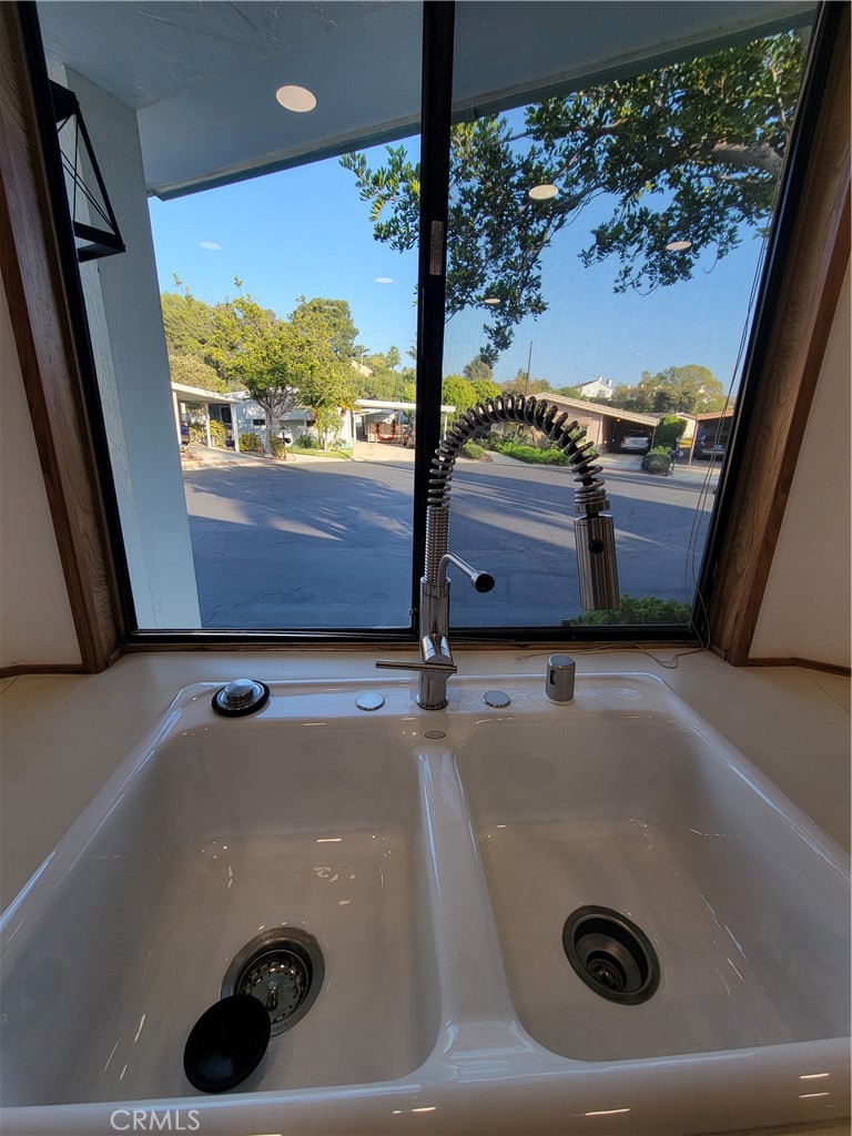 MLS #OC25147639 image #3