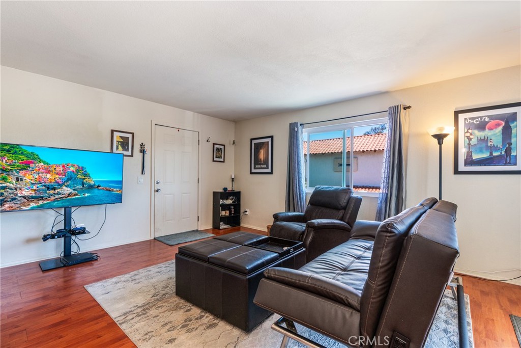 MLS #OC25148049 image #5