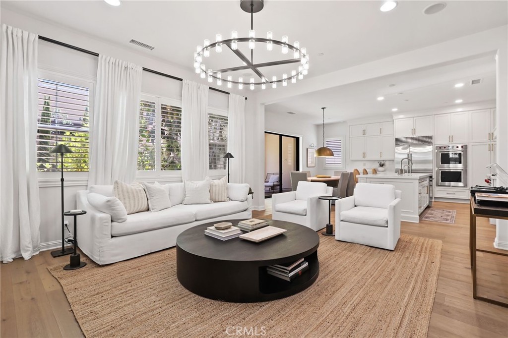 MLS #OC25148097 image #1