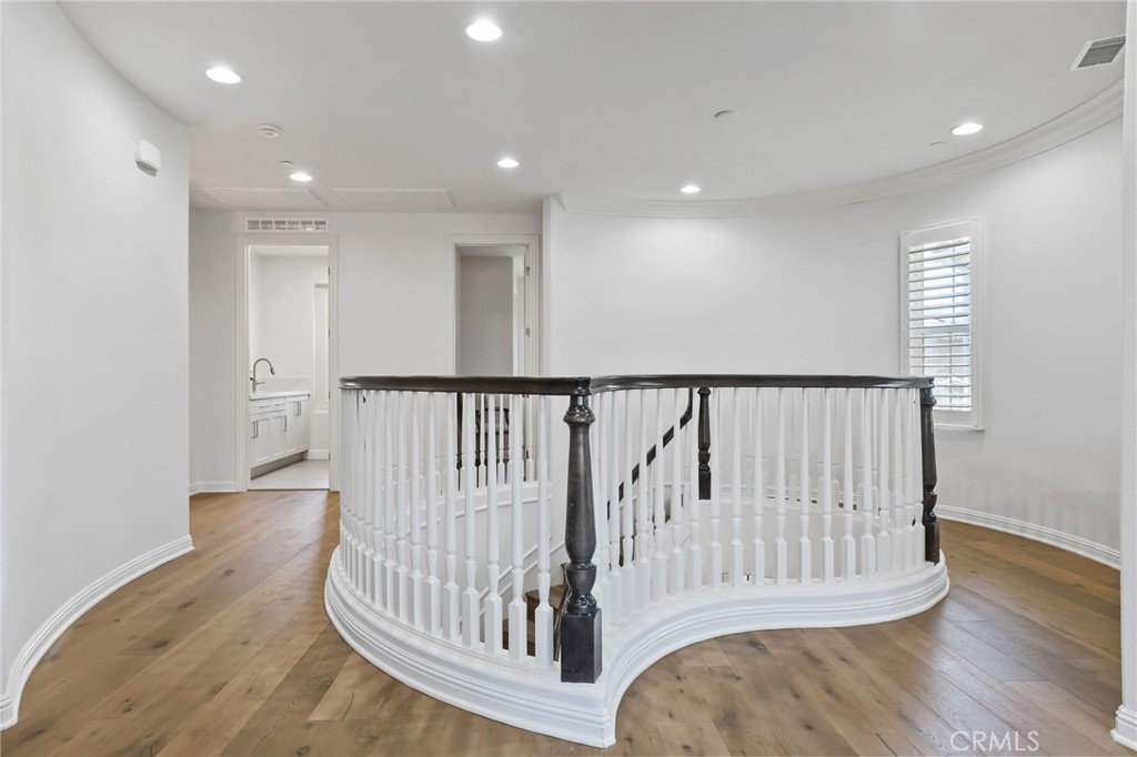 MLS #OC25148097 image #23