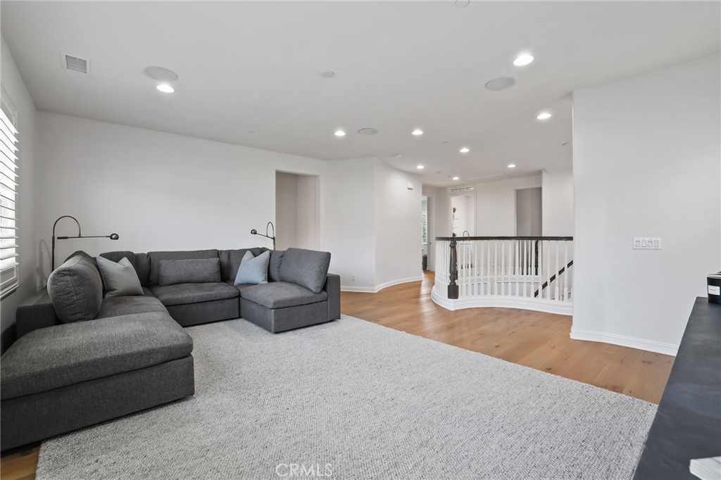 MLS #OC25148097 image #26