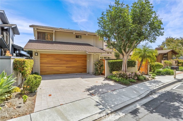 MLS #OC25148463 img 0