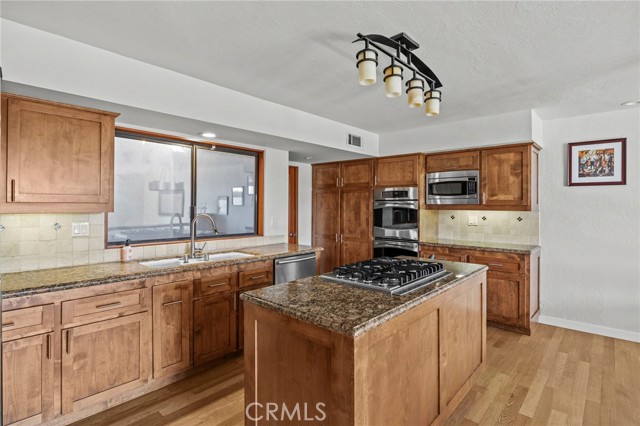 MLS #OC25148463 img 10