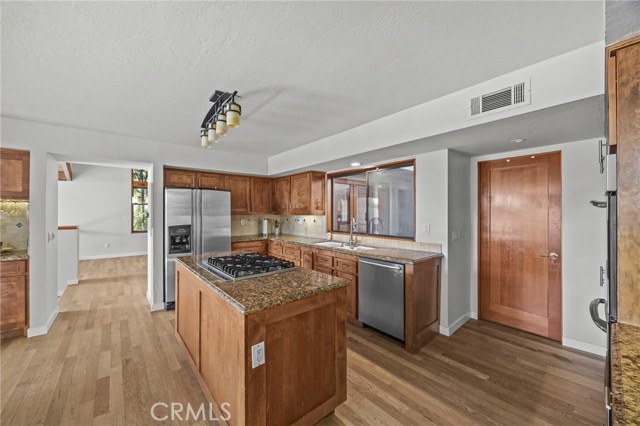 MLS #OC25148463 img 11