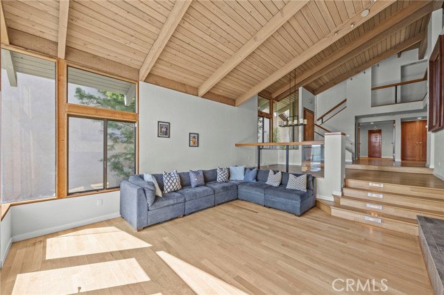 MLS #OC25148463 img 9