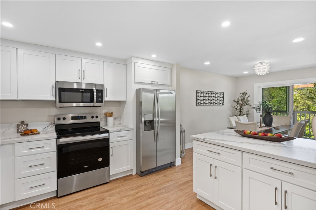 MLS #OC25148491 image #15