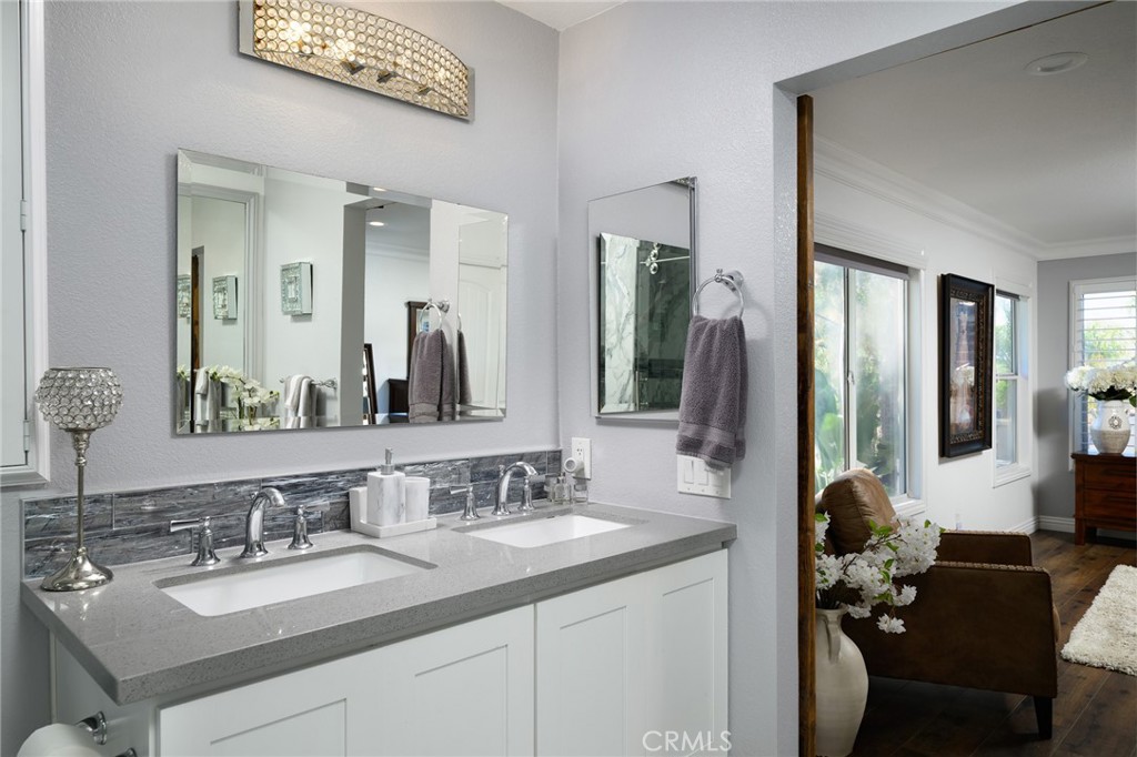 MLS #OC25148552 image #15