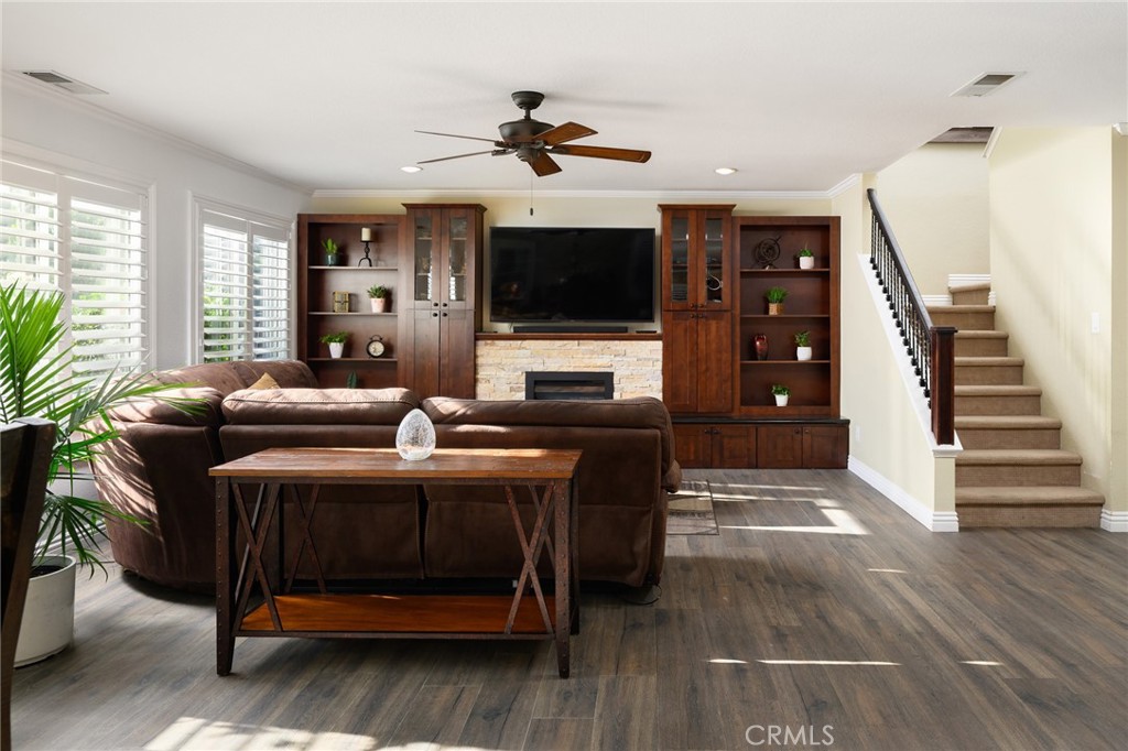 MLS #OC25148552 image #3