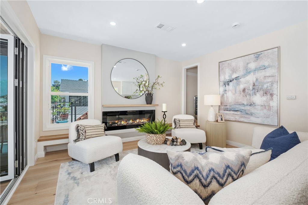 MLS #OC25148687 image #7