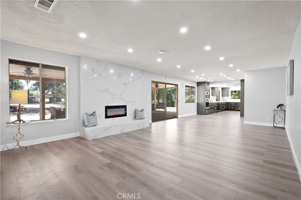 MLS #OC25148883 image #10