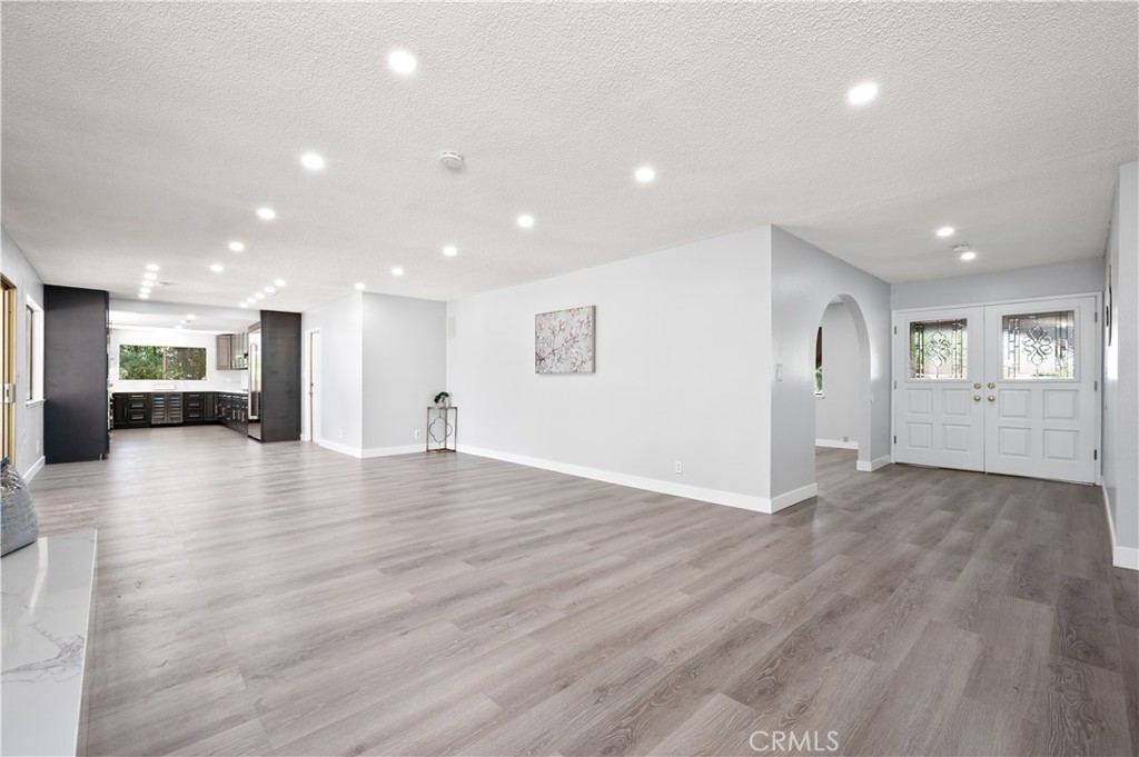 MLS #OC25148883 image #12