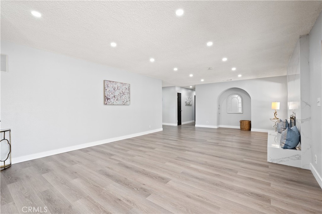 MLS #OC25148883 image #13