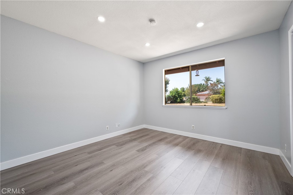 MLS #OC25148883 image #29