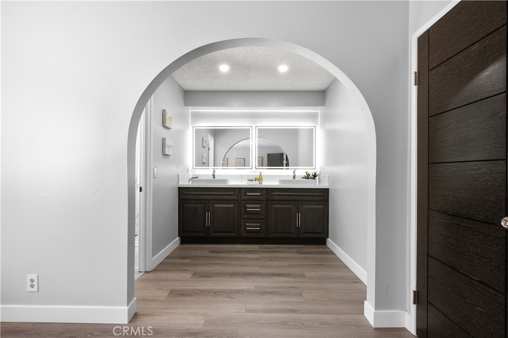 MLS #OC25148883 image #36