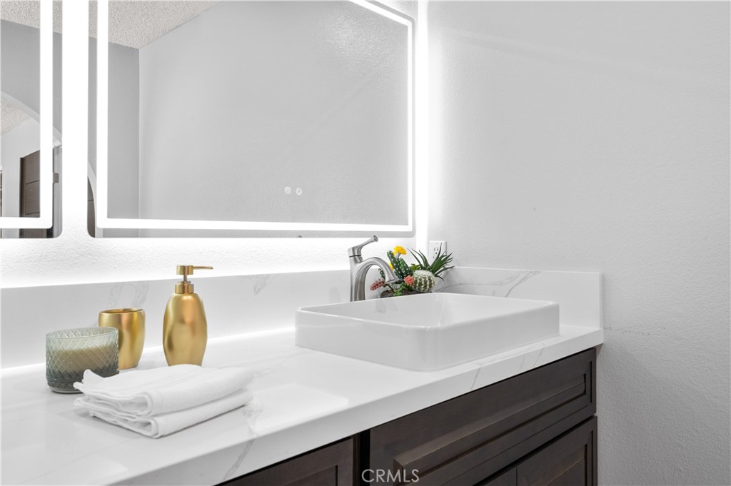 MLS #OC25148883 image #38