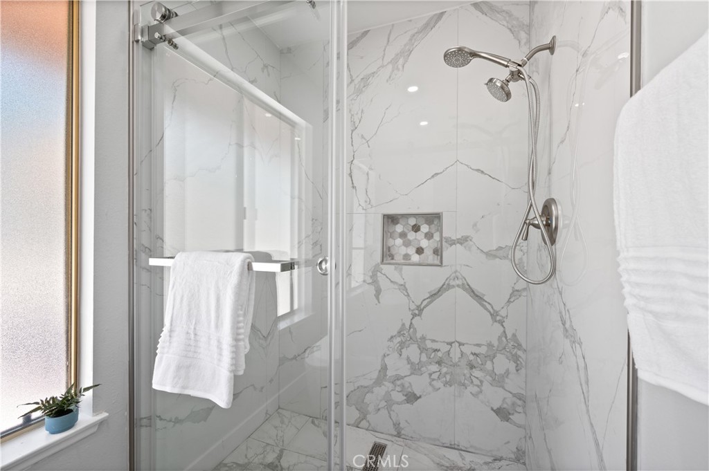 MLS #OC25148883 image #40