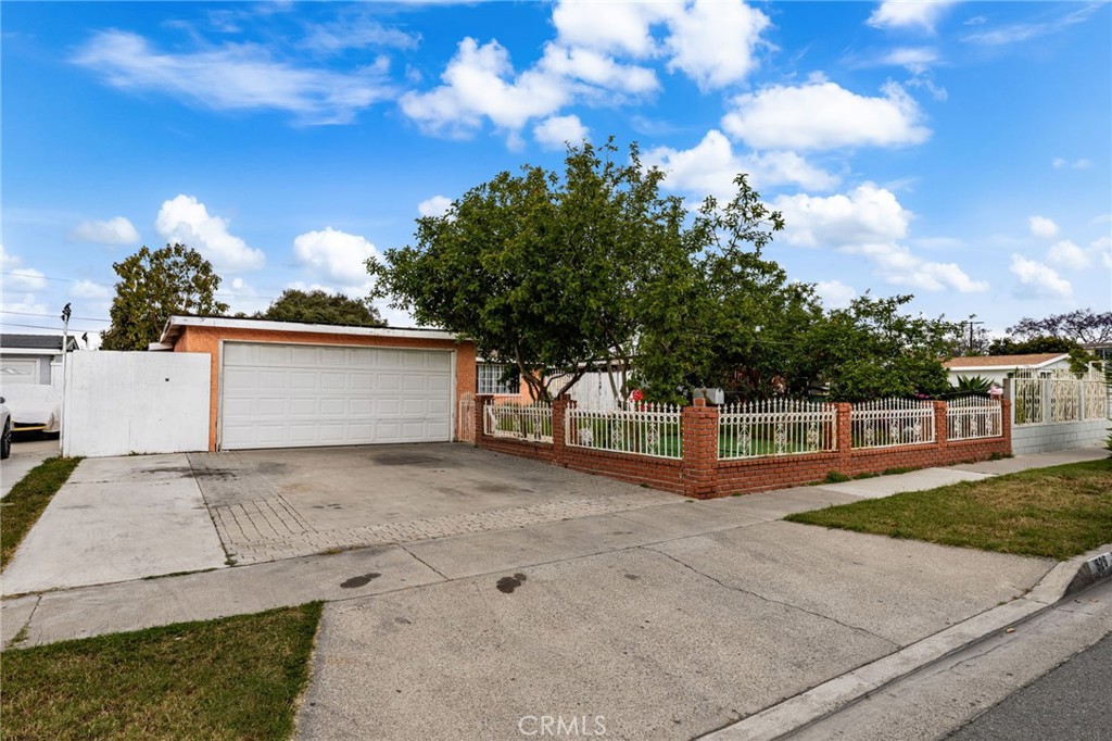 MLS #OC25148988 image #0