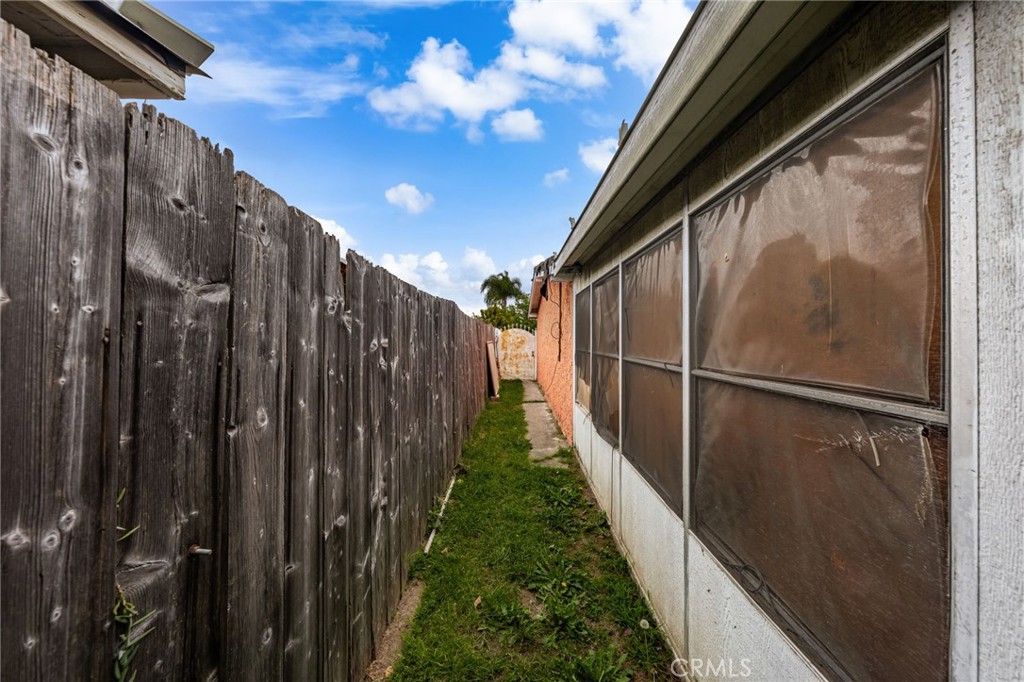 MLS #OC25148988 image #33