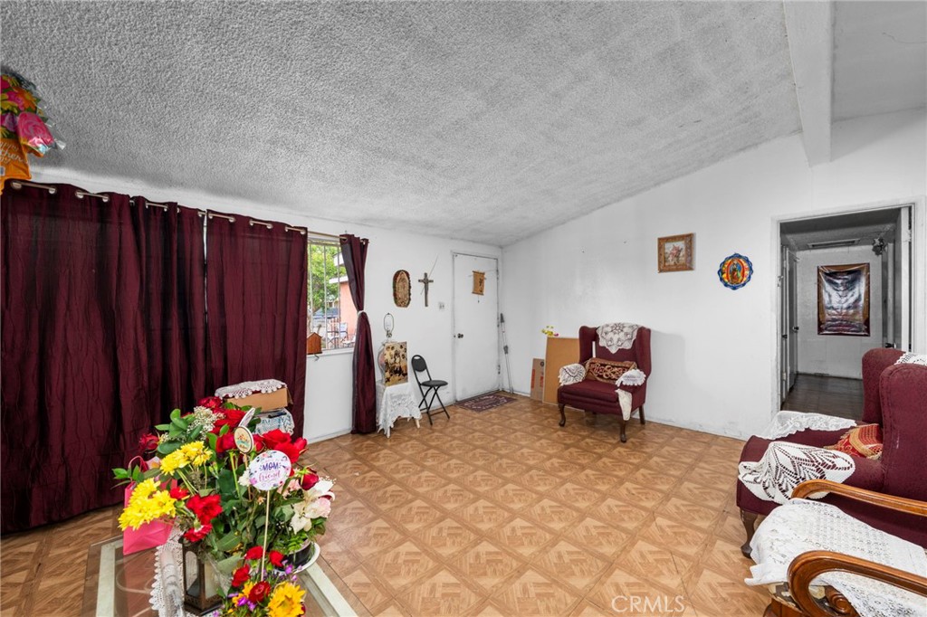 MLS #OC25148988 image #8