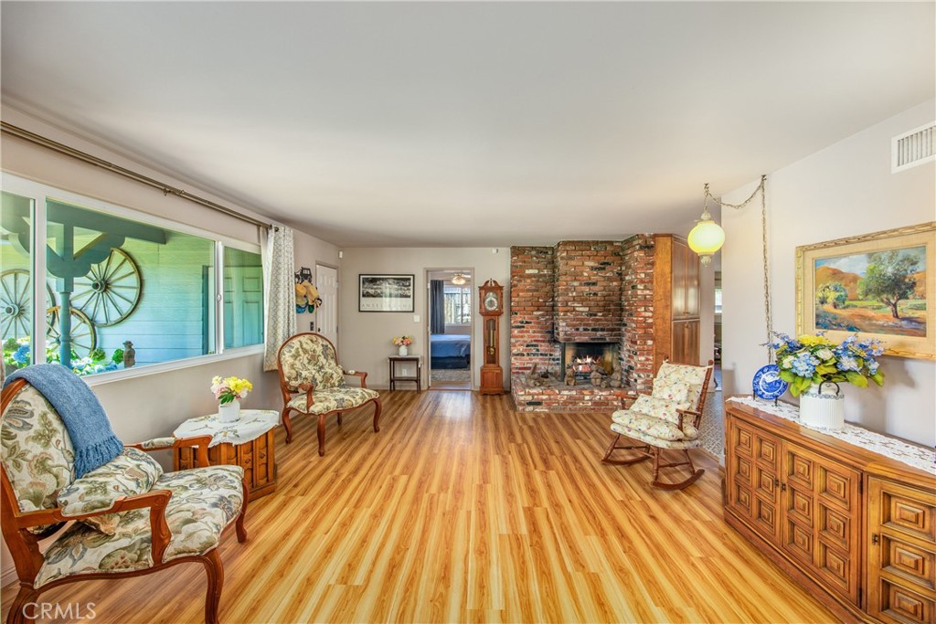 MLS #OC25149147 image #2