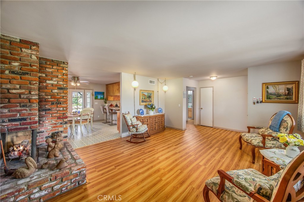 MLS #OC25149147 image #7