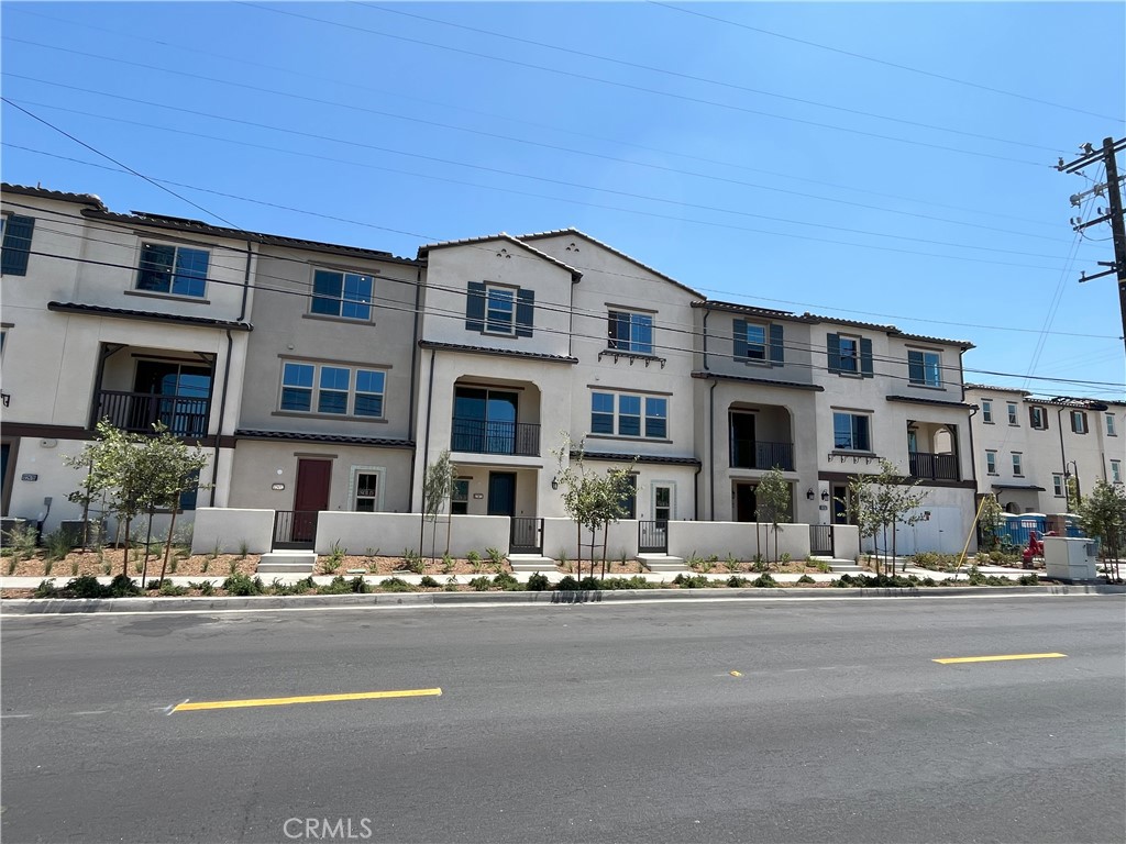 MLS #OC25149537 image #1