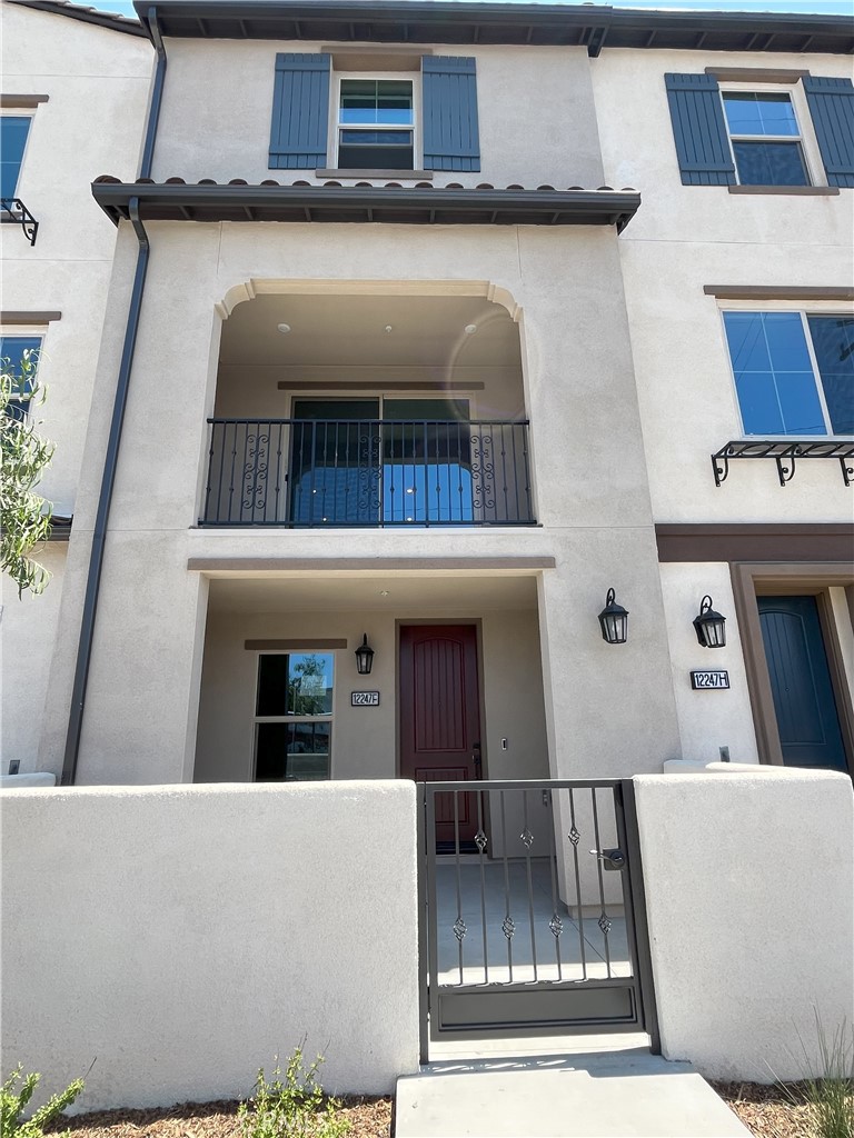 MLS #OC25149537 image #2