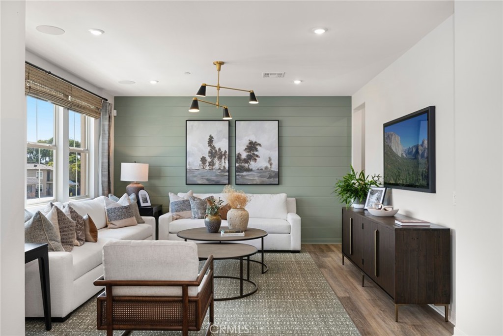 MLS #OC25149537 image #5