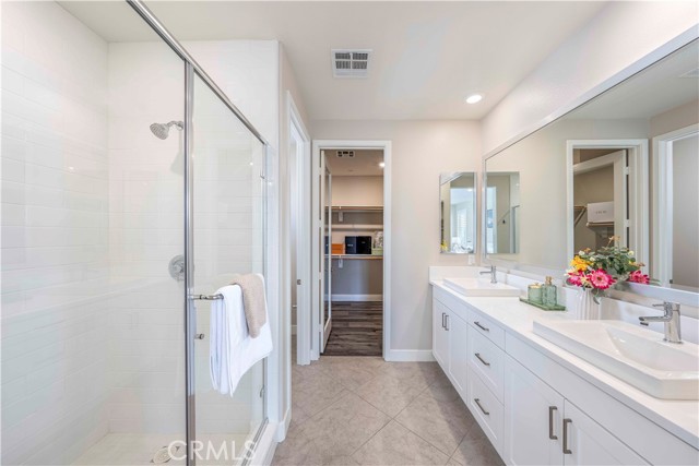 MLS #OC25150122 image #10