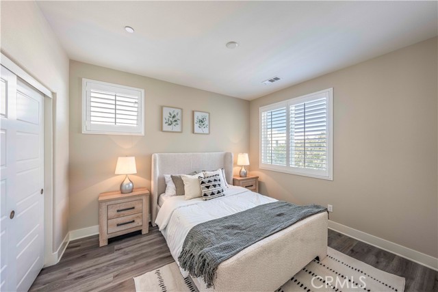 MLS #OC25150122 image #17